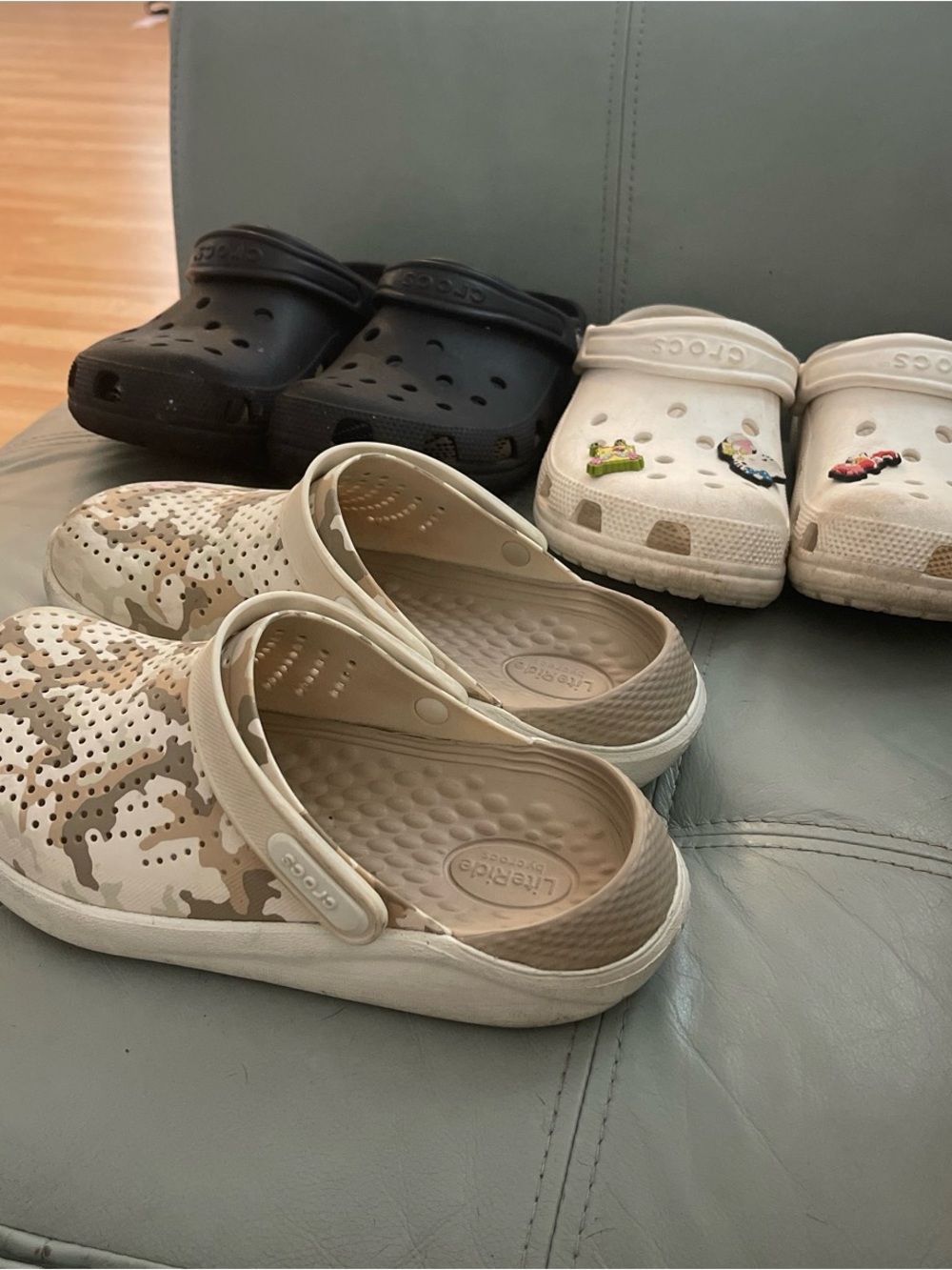 Crocs worn bundle - Picture 2 of 7